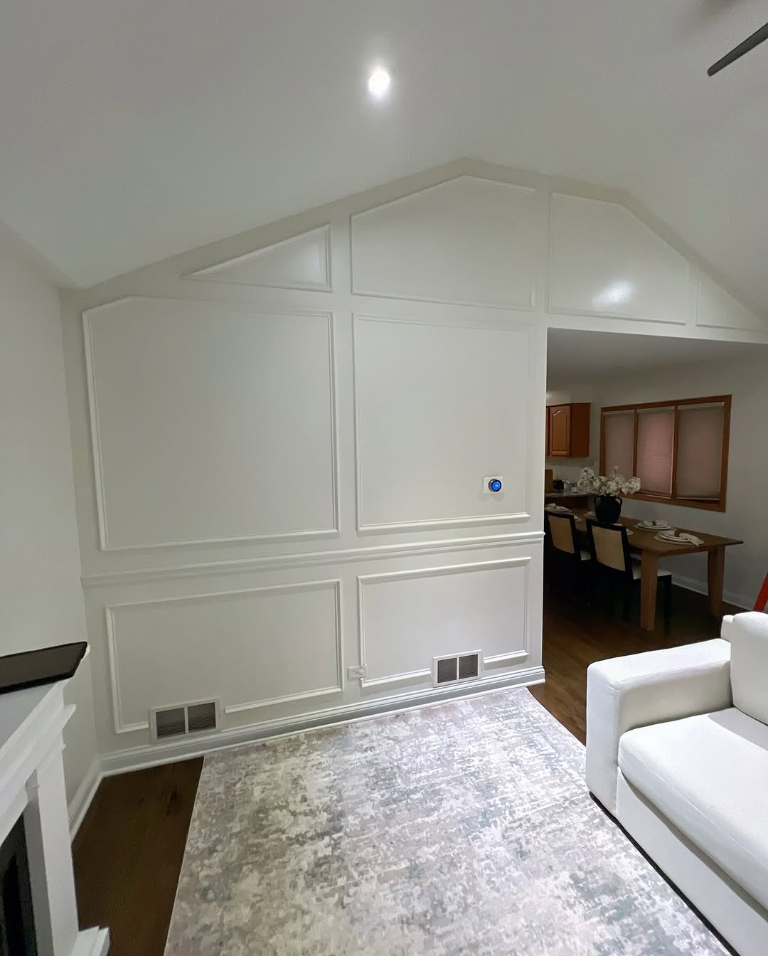 Angled Trim, Neutral Vibe