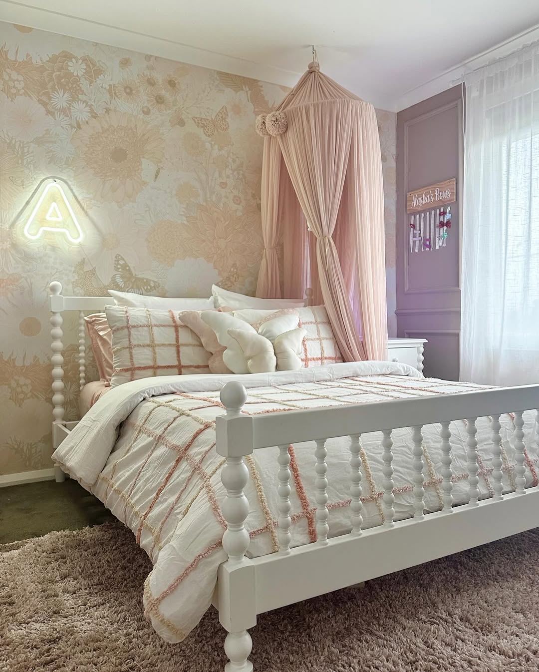 Fluttery Florals & Textural Blush