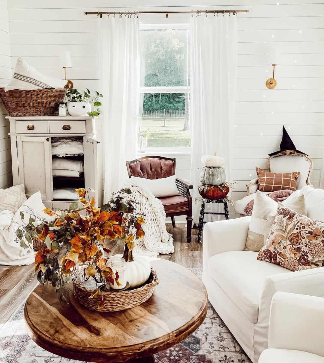 Stacked Pumpkins Add Vertical Interest to a Side Table