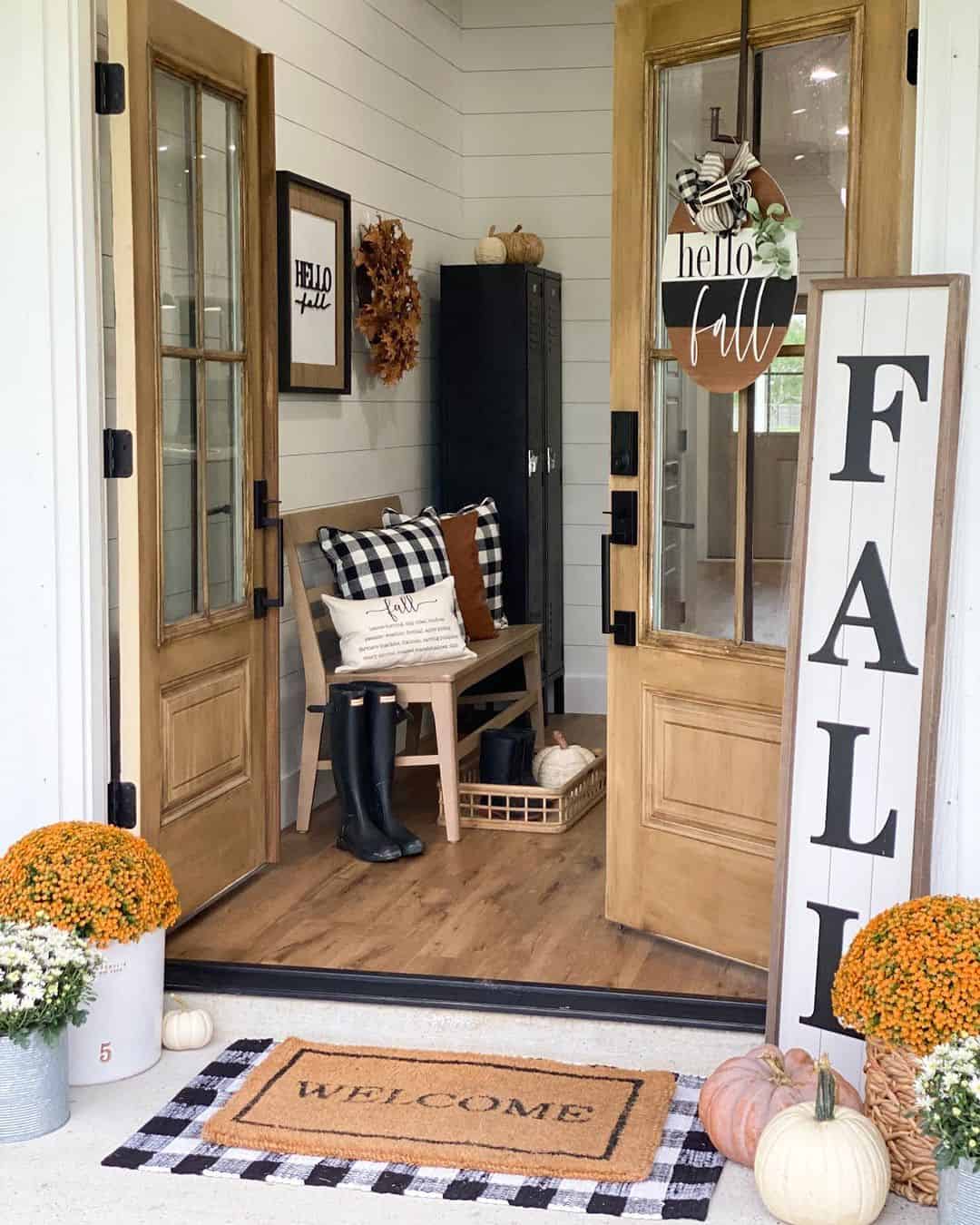 Layered Welcome Mats Create a Cozy Entryway