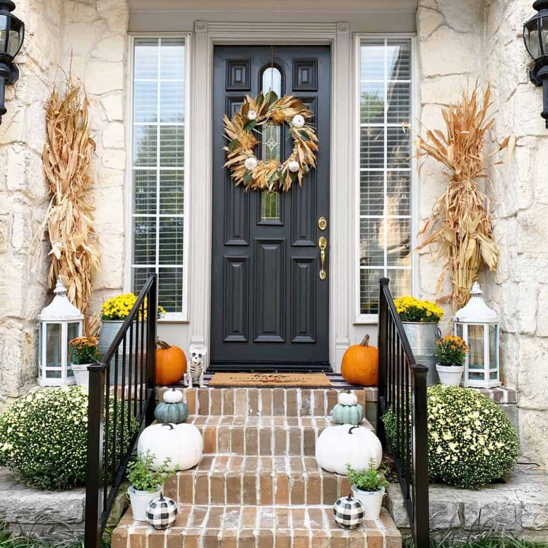 Tiered Pumpkin Display Adds Fall Color to Brick Steps