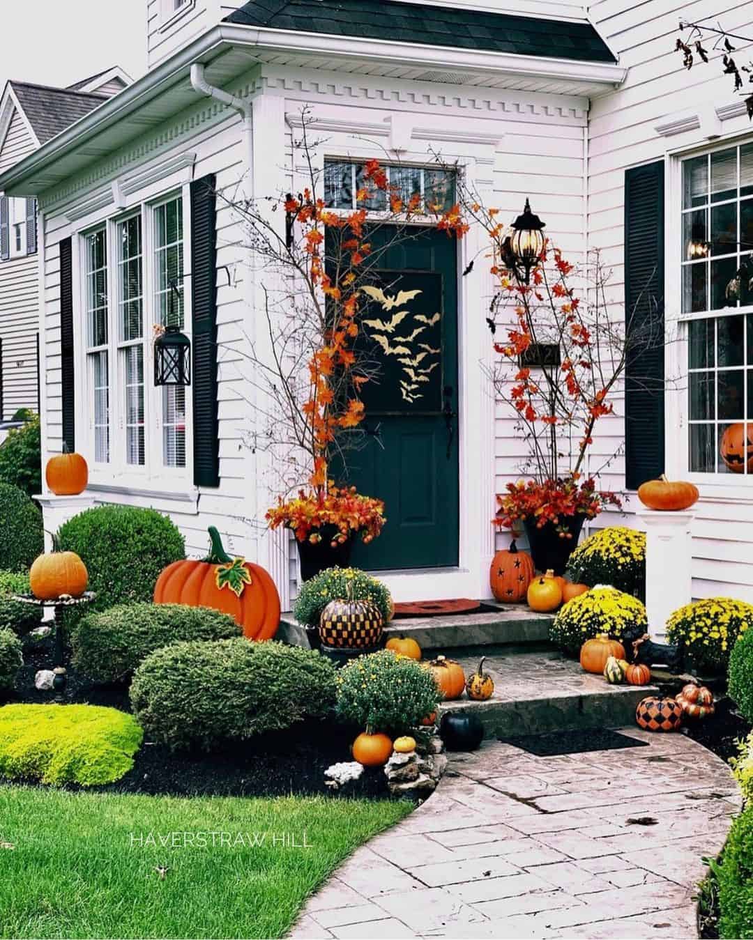 Gold Bat Silhouettes Create a Whimsical Halloween Door Display