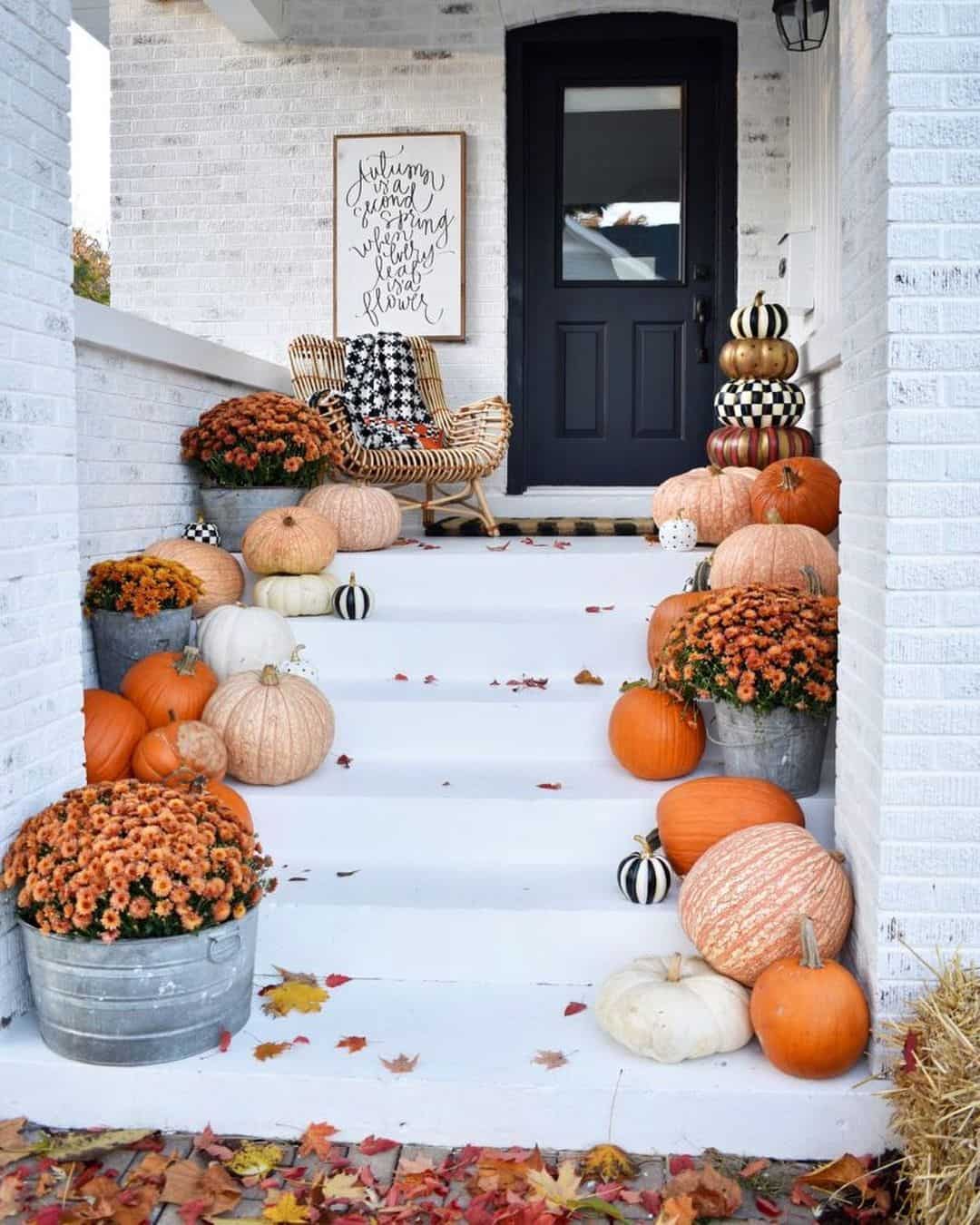 Tiered Pumpkin Stacks Create a Festive Fall Statement
