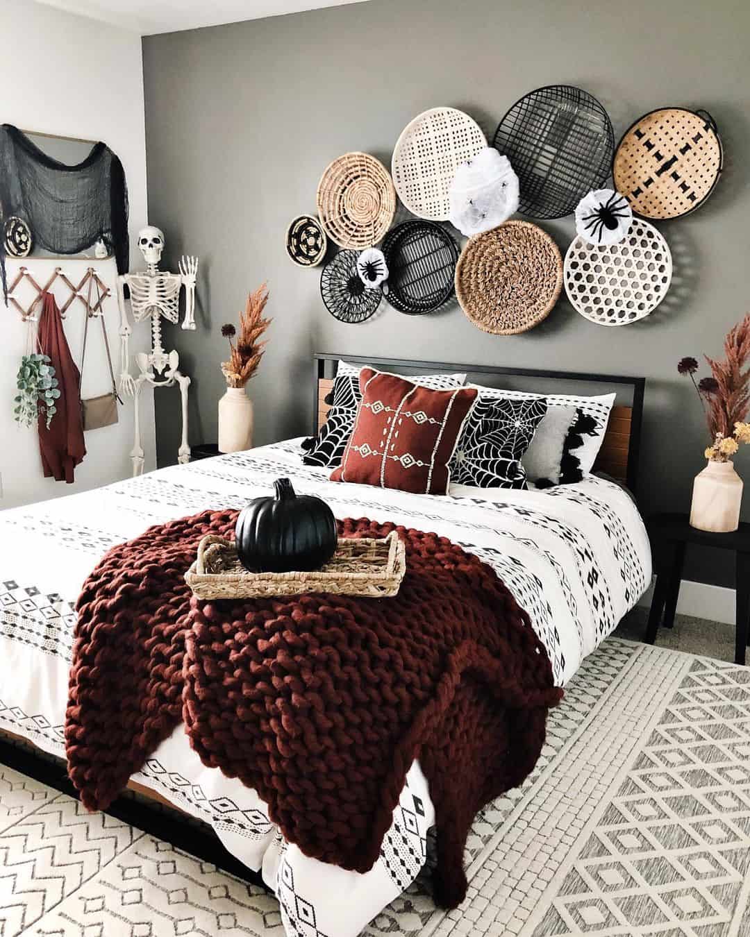 Wall Basket Gallery With Spiders And Skulls