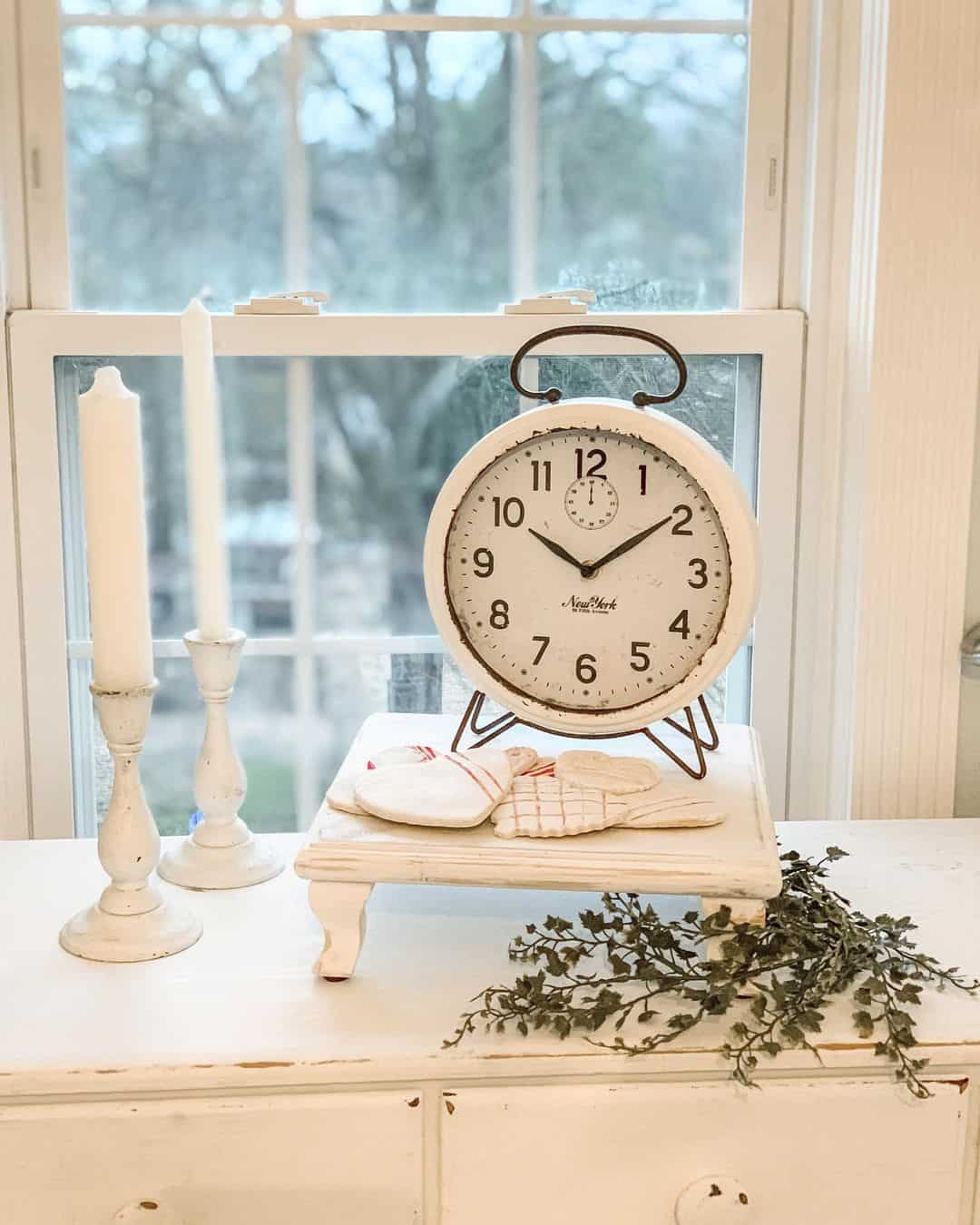 Bring Vintage Vibes with a Small Alarm Clock