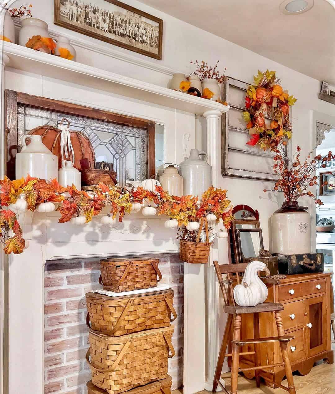 Mini Pumpkins Adorn a Fall Leaf Garland