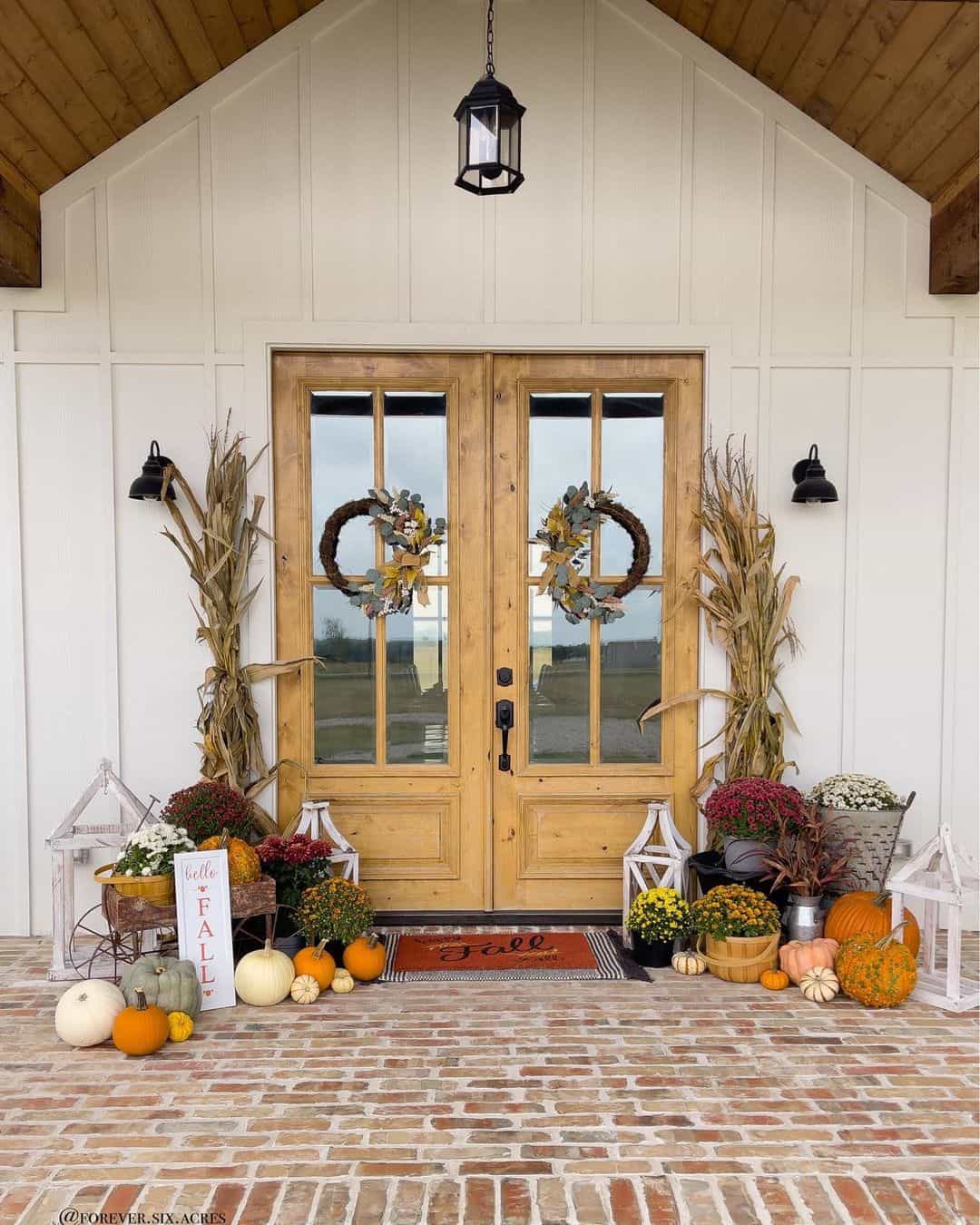 Echo Foliage Colors with Double Door Wreaths