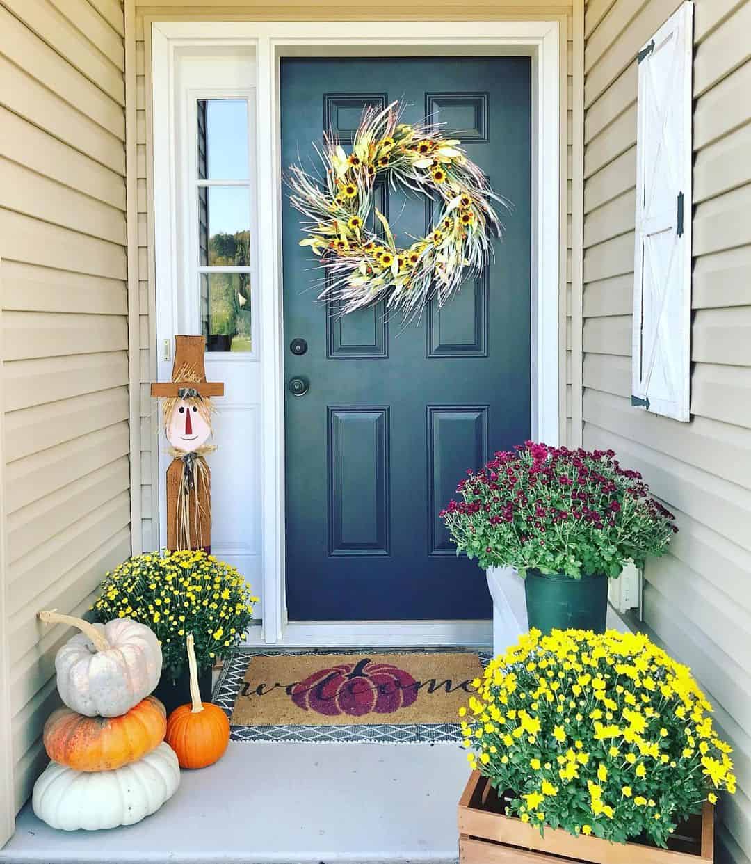 Stack White, Orange, and Pale Pumpkins
