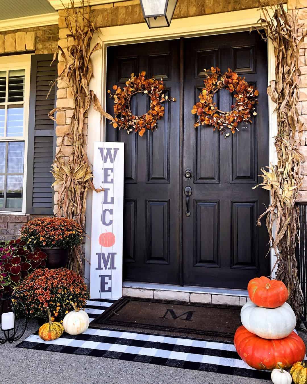 Stacked Pumpkins Create a Festive Fall Vignette