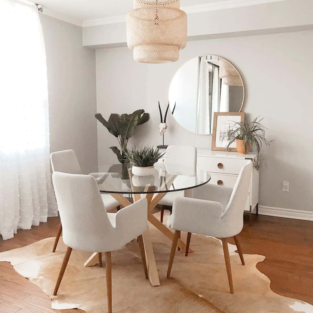 Accessories Enhance a Small Bohemian Dining Room