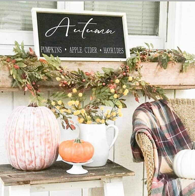 Seasonal Sign Celebrates Fall Decor