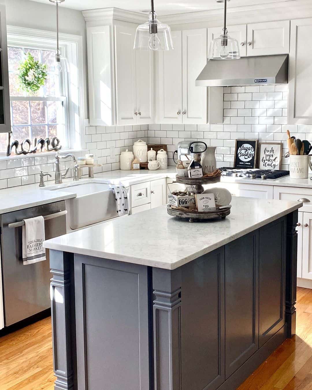 Modern Farmhouse Kitchen With White Countertop
