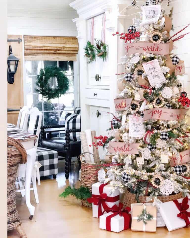 Festive Snowflake Décor