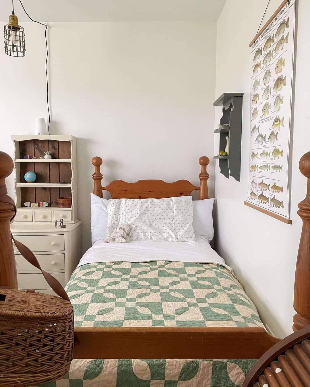 Traditional Bedside Pendant