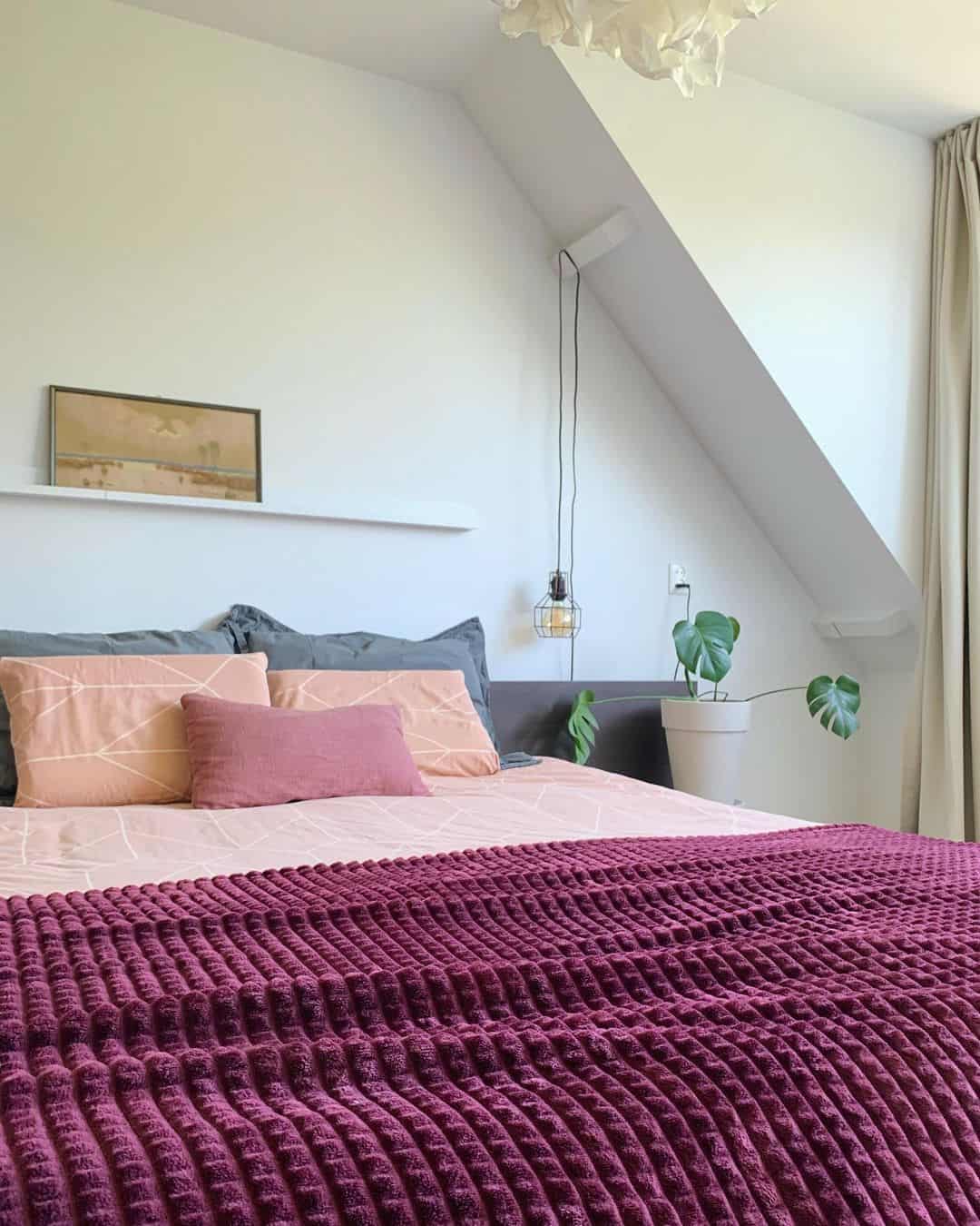 Wirey Lighting and Colorful Bedding