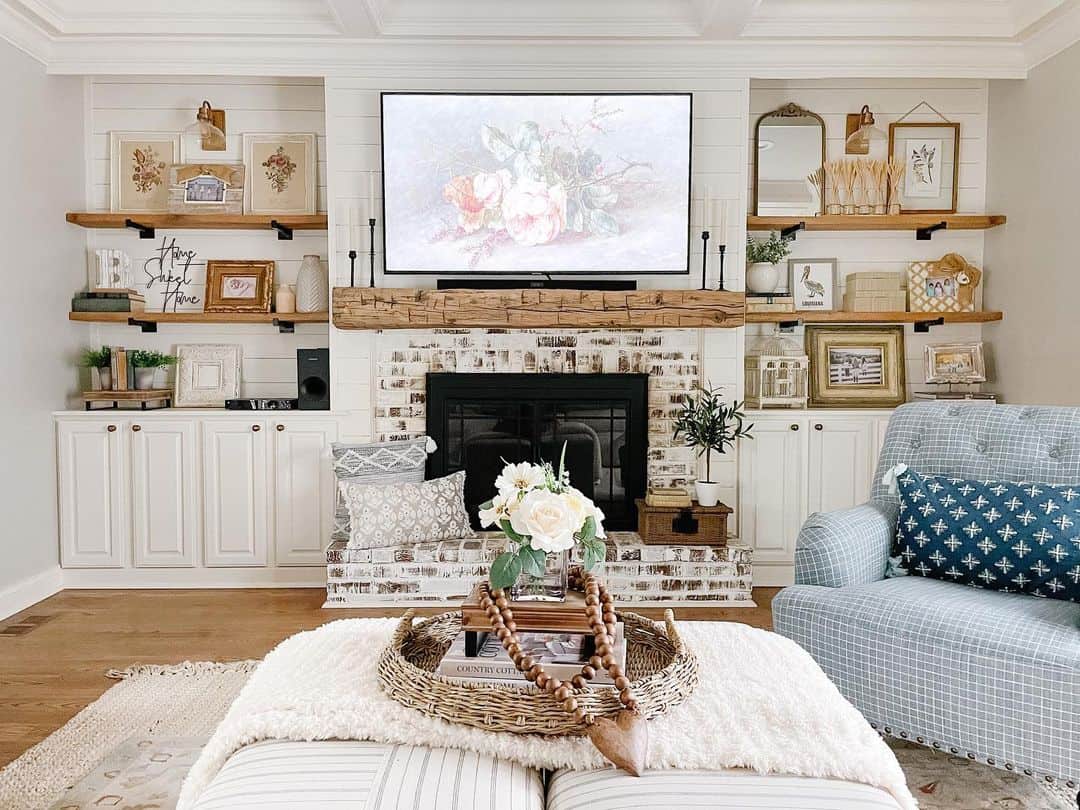 Blue and White Chairs for Living Room