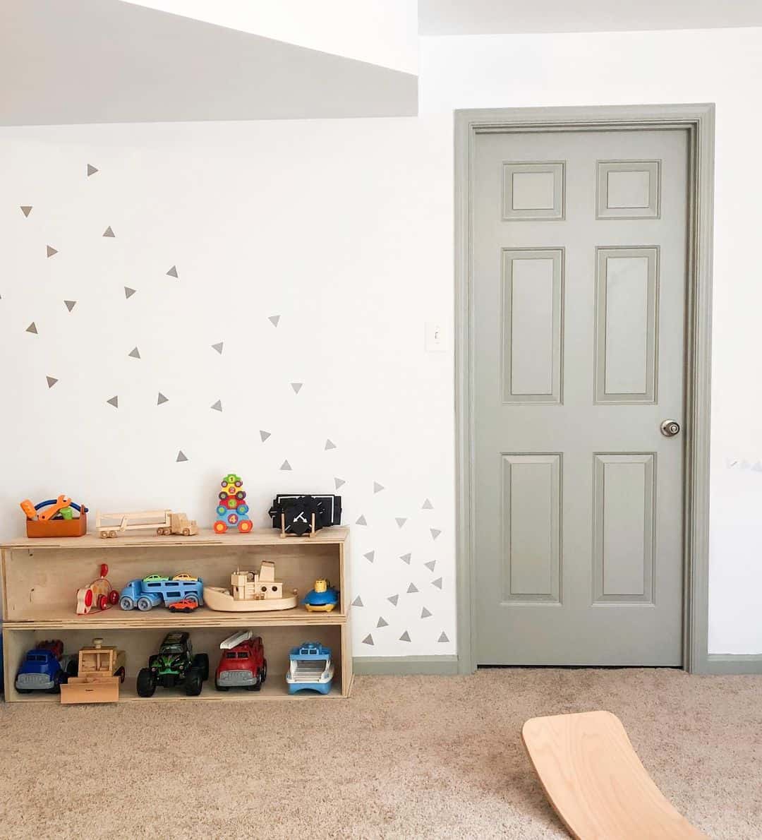 Decorative Wall Décor Matches a Gray Door