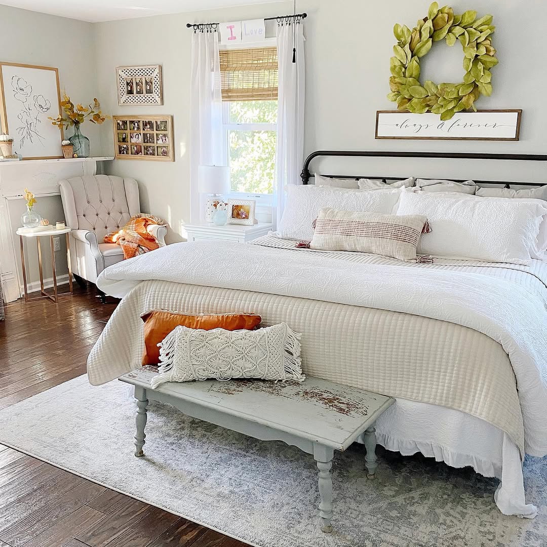 Soft Neutrals with a Strong Autumn Mood