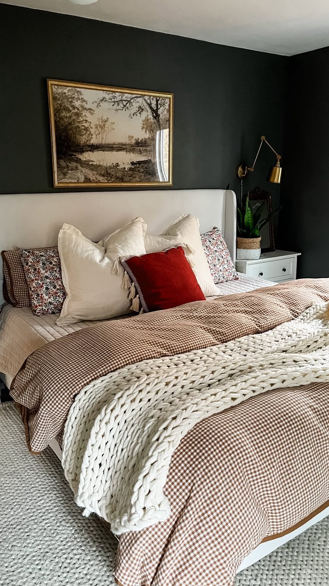 Gingham Mood, Gallery Feel