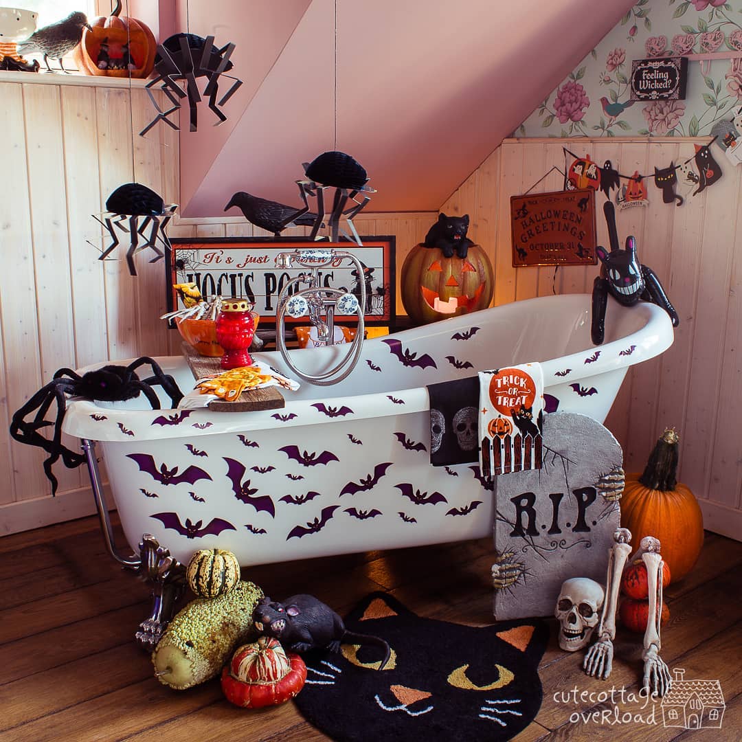 Witch’s Lair Bathtub Party