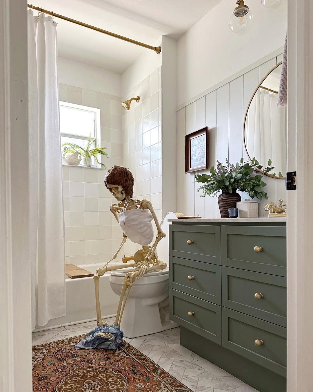 Skeleton Style in a Peaceful Suburban Bathroom