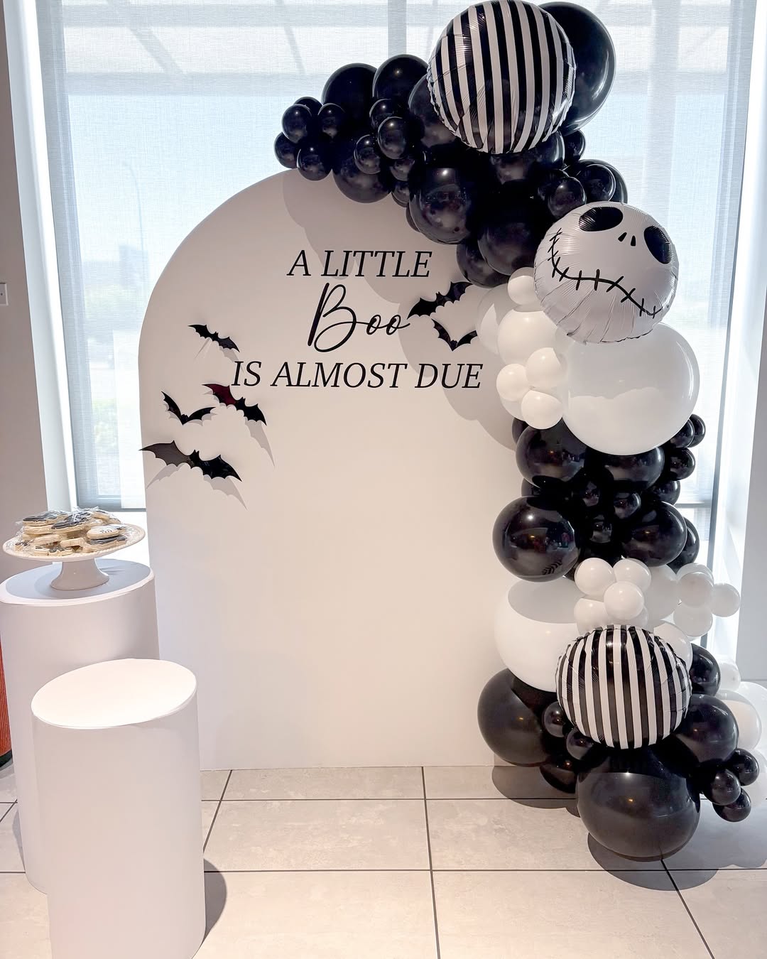 Monochrome Balloons For Spooky Chic