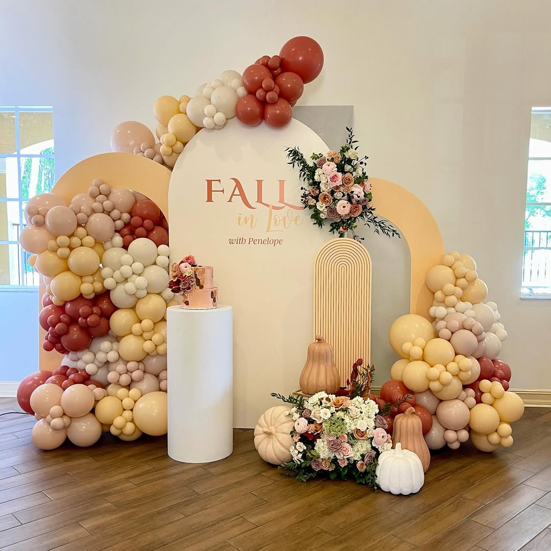 Soft Pumpkins And Elegant Autumn Color