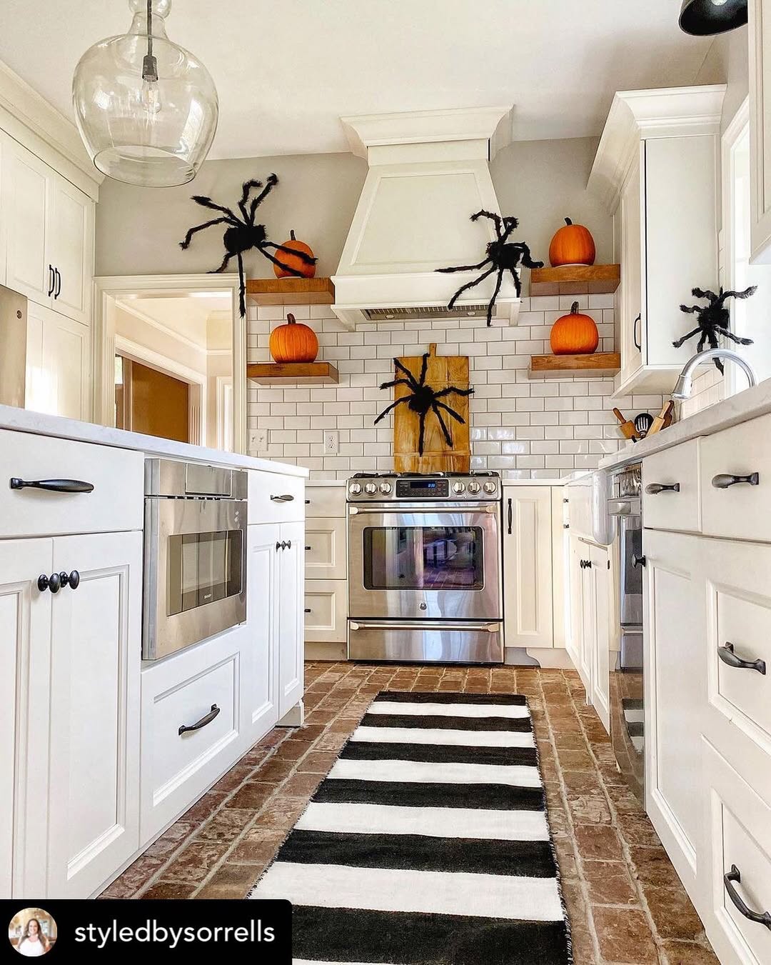 Go Big With Halloween Spiders