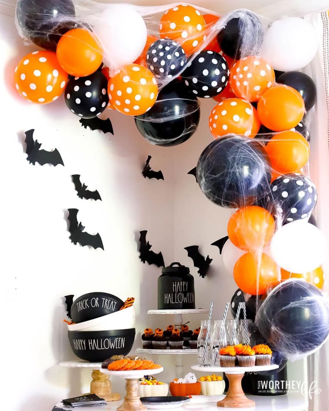 Polka-Dot Decor and Pumpkin Treats