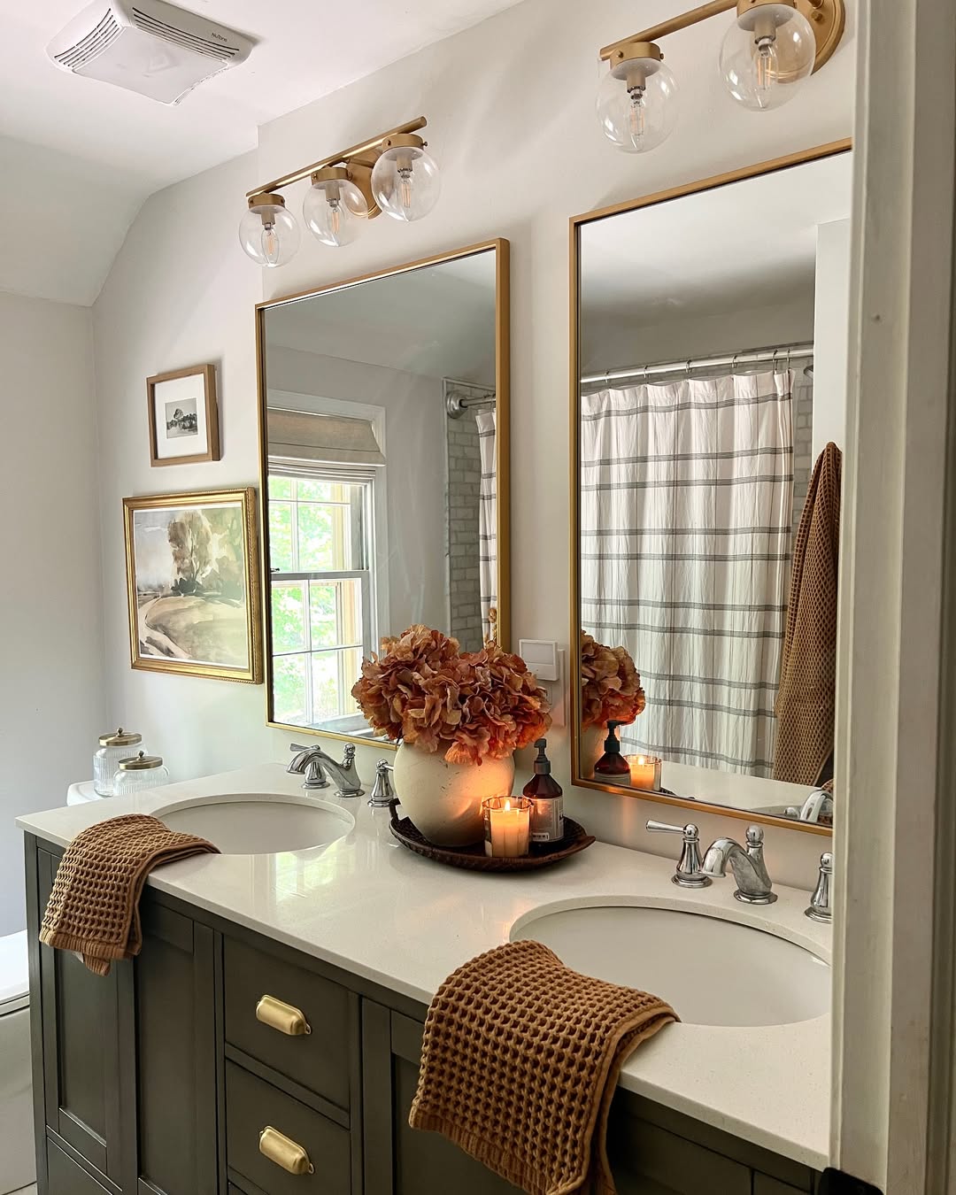 A Warm Welcome in the Guest Bath