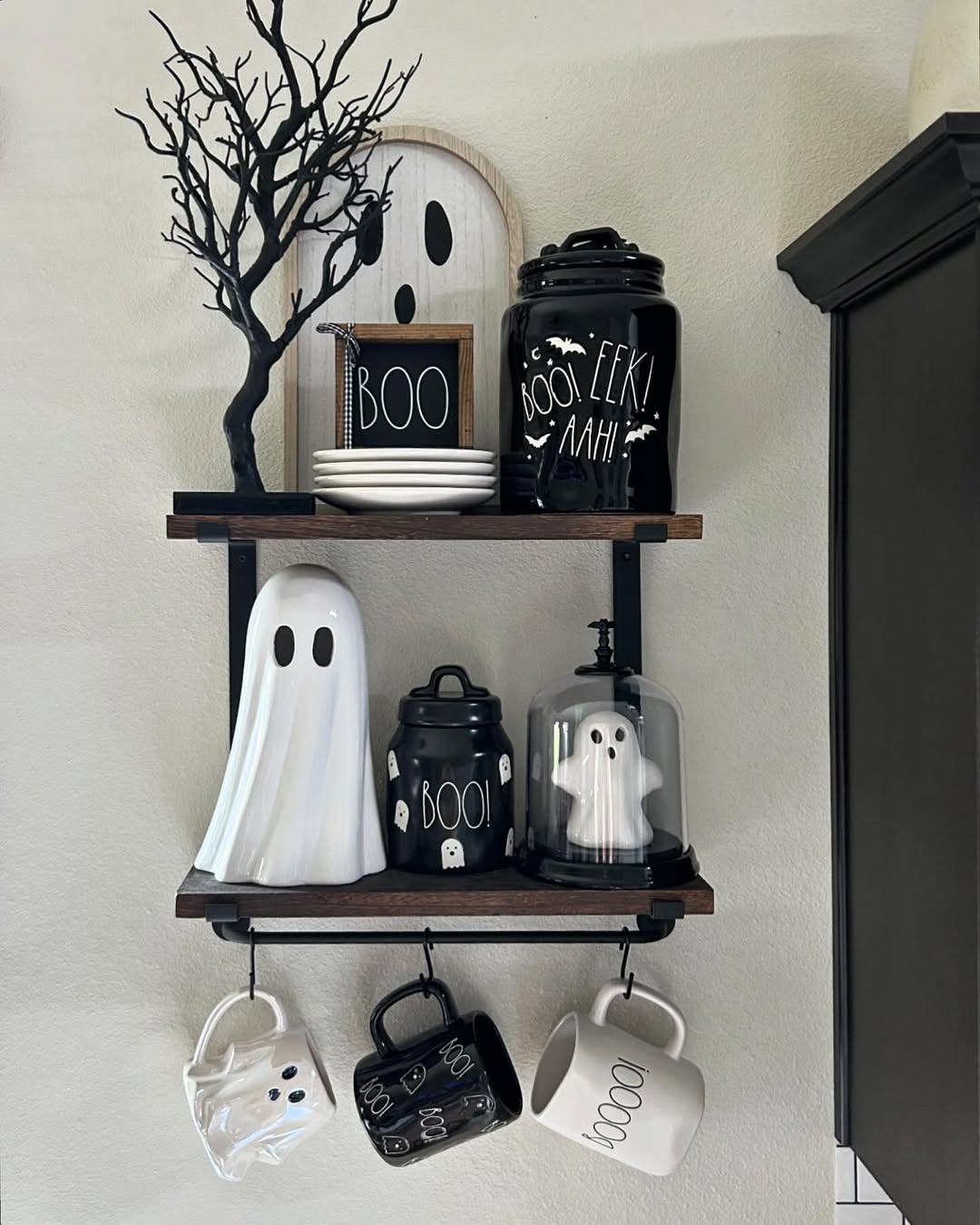 Neutral Halloween Decor With Ghostly Charm