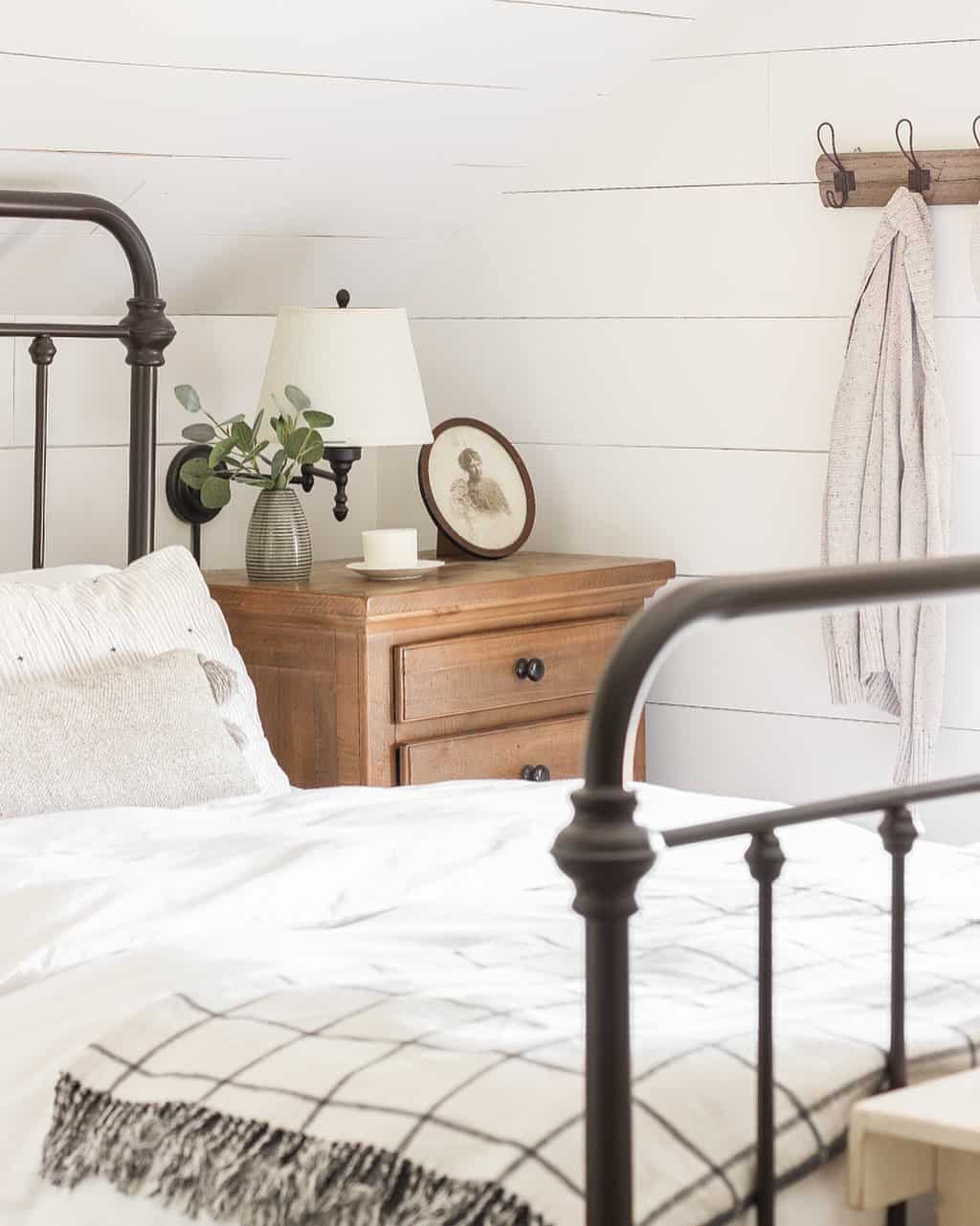 Wall Mount Reading Light for Bed