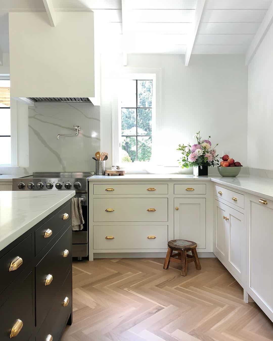 Black and White Modern Farmhouse Kitchen