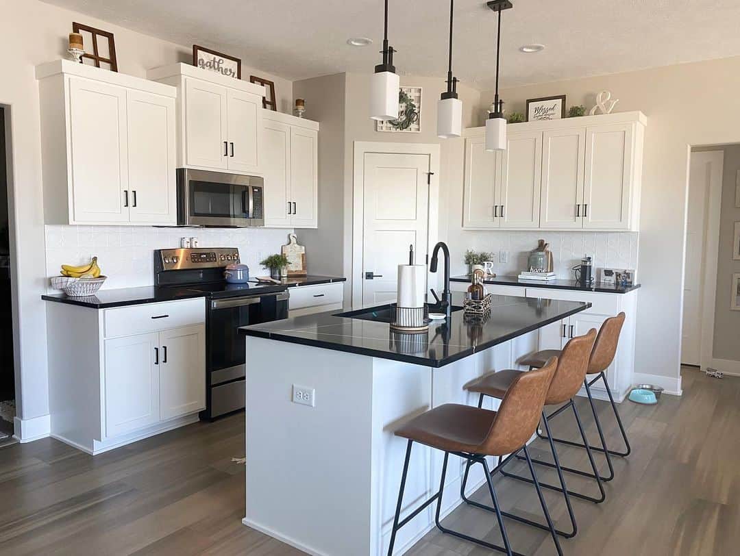 Black and White Kitchen Island