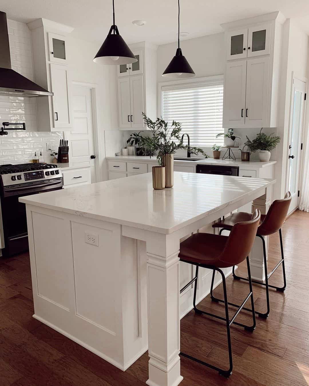 Black Pendant Lights for White Kitchen Island
