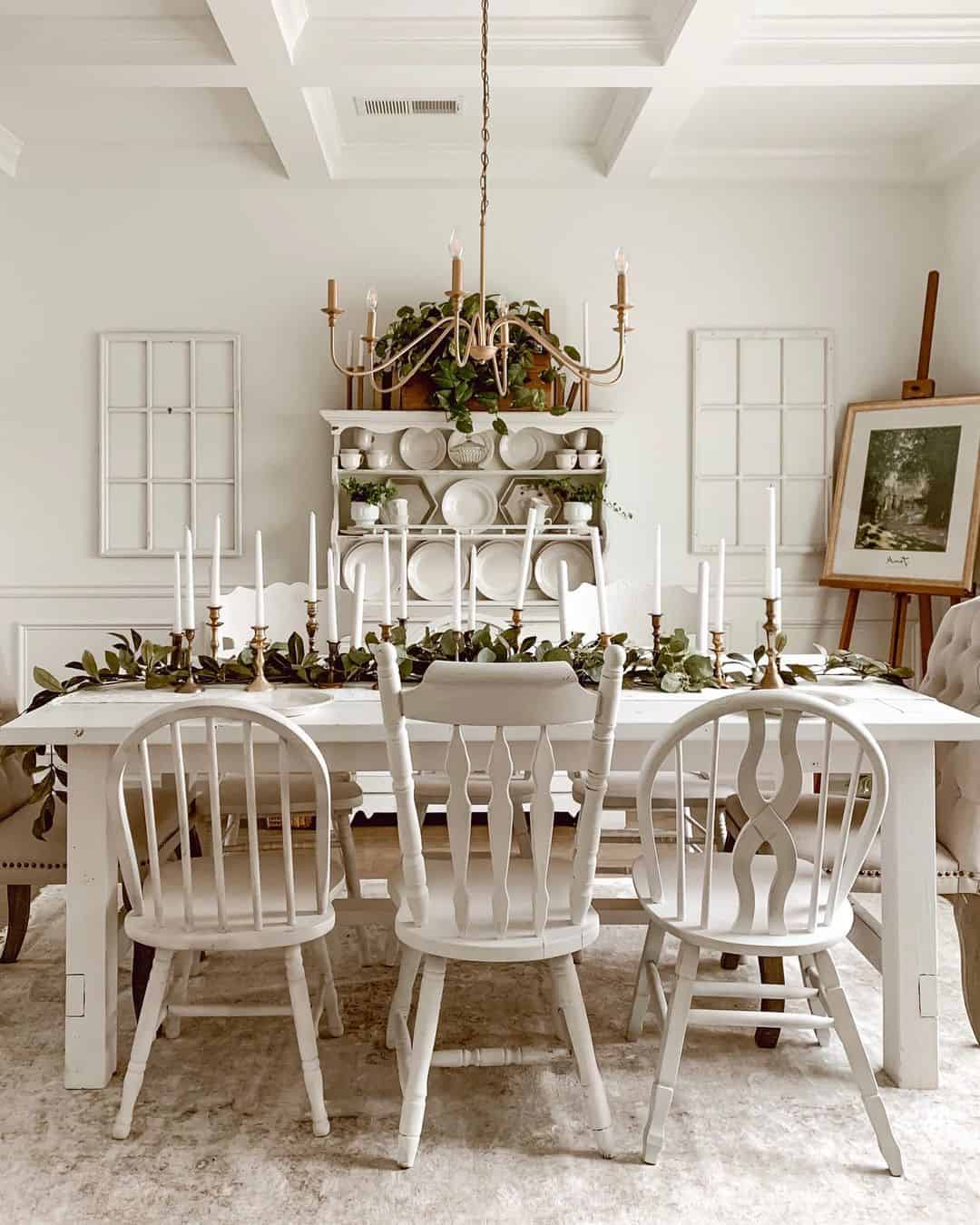 White Vintage Farmhouse Décor