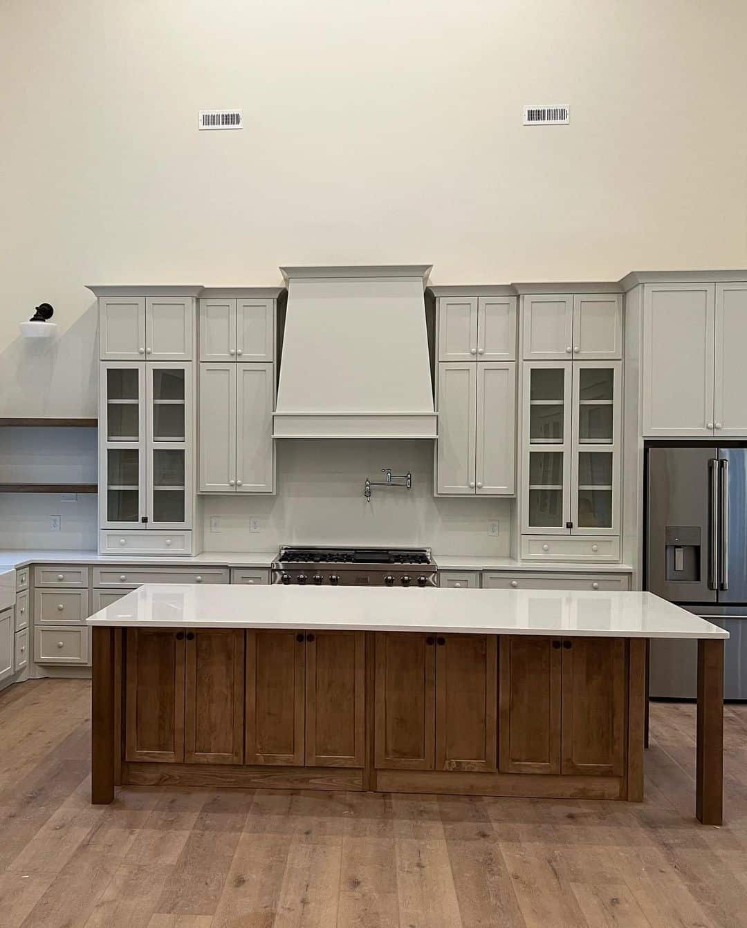 Farmhouse Kitchen With White Countertop