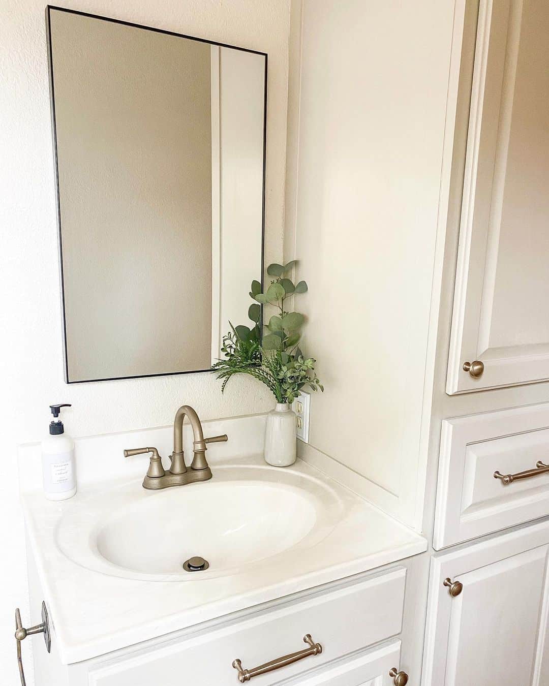 Black Metal Rectangular Mirror for Bathroom