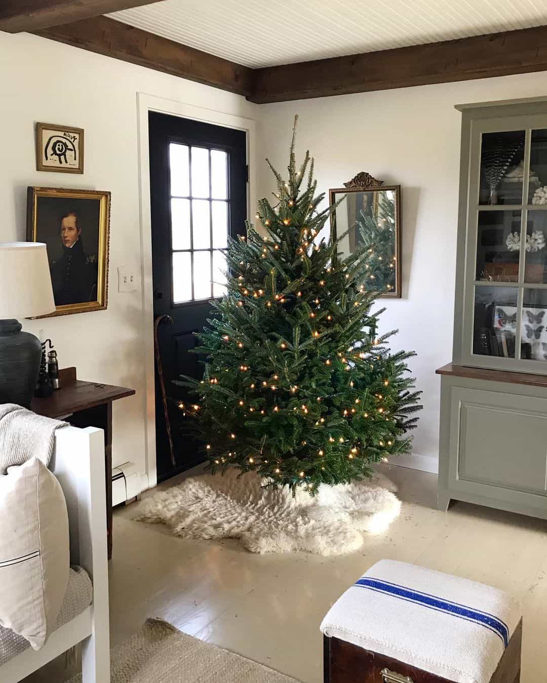 Faux Fur Christmas Tree Skirt and Vintage Décor