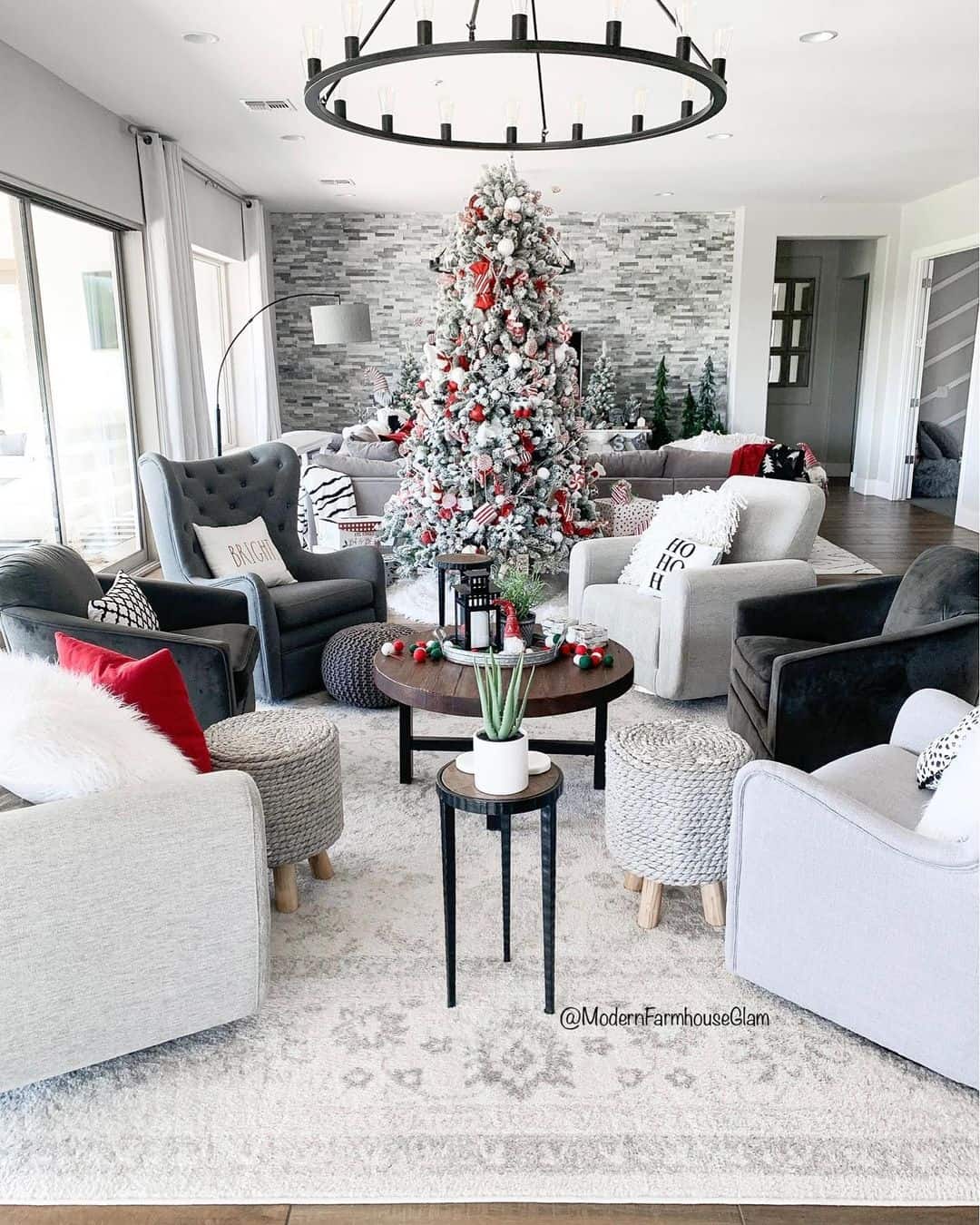 Wagon Wheel Chandelier in Gray Room